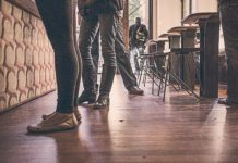 Jak wybrać firmę sprzątającą dla restauracji? firmy sprzątającej