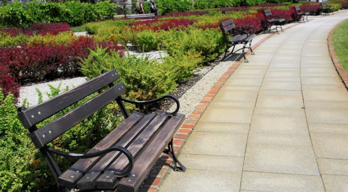 Sprzątanie miejsc publicznych – duży problem polskich miast sprzęcie czyszczącym