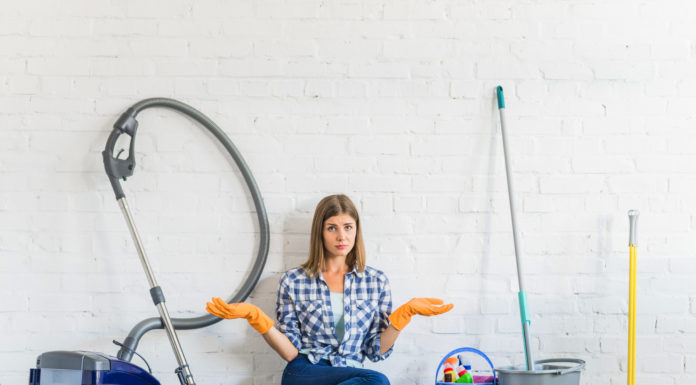 Jak wybrać, używać i dbać o mop do kurzu? wycieranie kurzu z podłóg