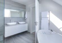 Usuwanie mydlanych nalotów na kranach i umywalkach Osad z mydła