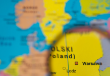 Brud, piach i pozimowy pył w Warszawie. Aktywista MJN: miasto zaniedbało czyszczenie ulic i chodników sprzątania ulic