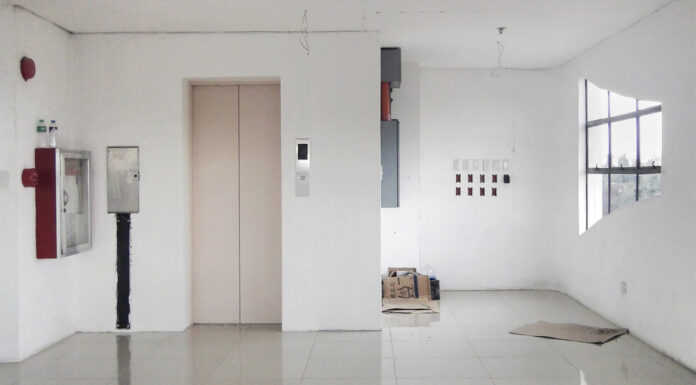 Sprzątanie pobudowlane nowo powstałych obiektów biurowych (mycie okien, powierzchni wodoodpornych) Sprzątanie pobudowlane