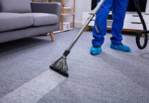 Clinex EDU: 5 zasad bezpiecznej pracy z chemią profesjonalną Bezpieczeństwo pracy z chemią profesjonalną