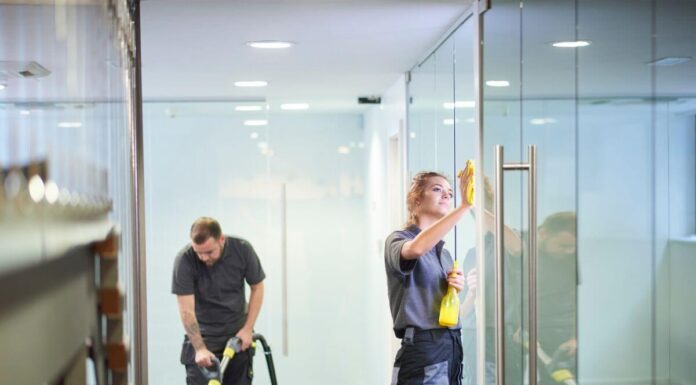 CLINEX EDU: 3 obszary w miejscu pracy, które wymagają dokładnego czyszczenia dokładnego czyszczenia