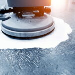 CLINEX EDU: Stripowanie podłóg – co to jest i dlaczego jest takie ważne? Stripowanie podłóg